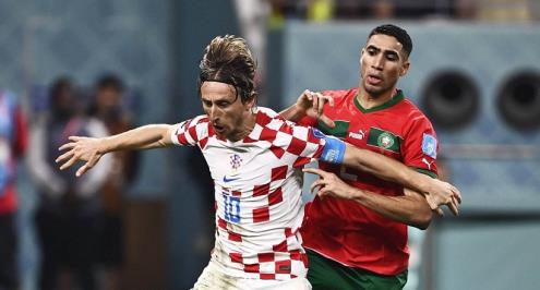 حكيمي وزياش يعادلان الدعيع ومودريتش يدخل التاريخ.. 10 حقائق بعد مباراة المغرب وكرواتيا